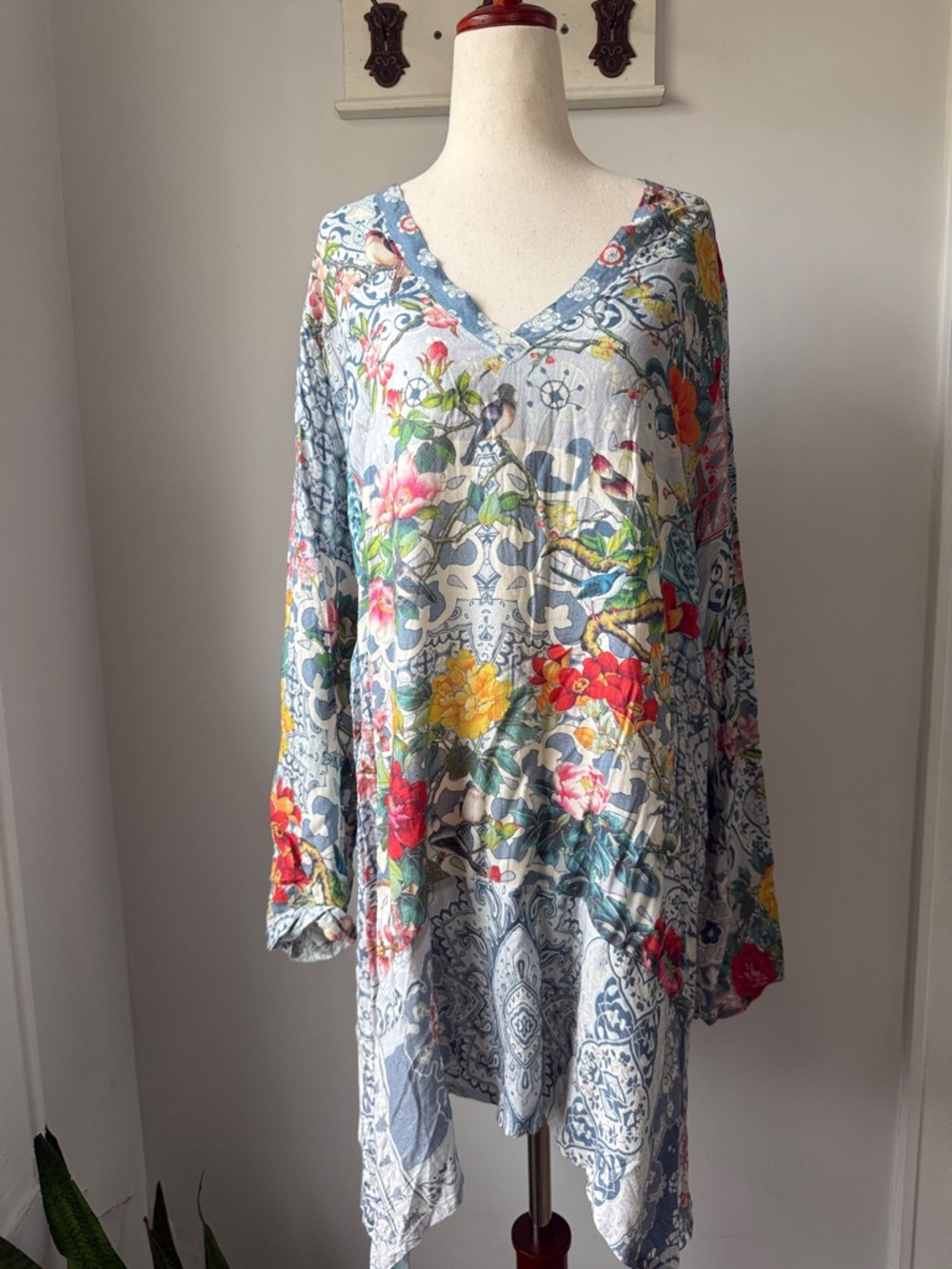 Johnny Was Blue and Teal Bird Floral Patch Tunic Medium Boho Flowy V neck Top
